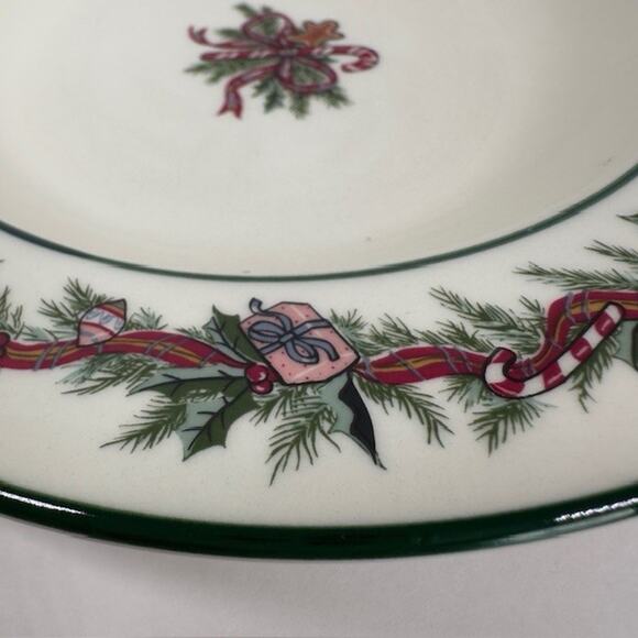 The Cellar O'Tannenbaum, 1 Large Rim Soup Bowl, Holly & Ribbon Border Christmas - Picture 3 of 13